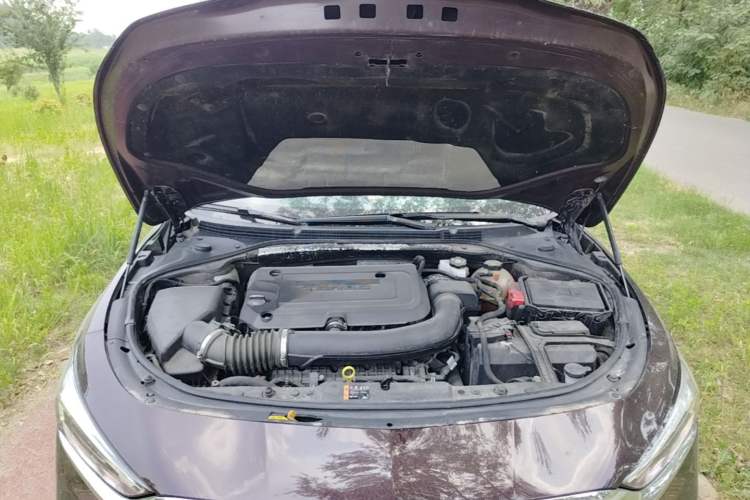 Used Buick LaCrosse 2022 Avenir Avia First Edition Engine Bay