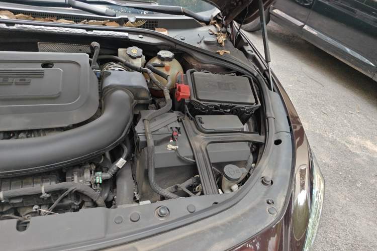 Used Buick LaCrosse 2022 Avenir Flagship Model Engine Bay Left