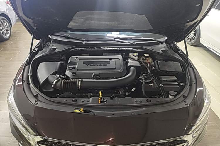 Used Buick LaCrosse 2022 Avenir Avia First Edition Engine Bay