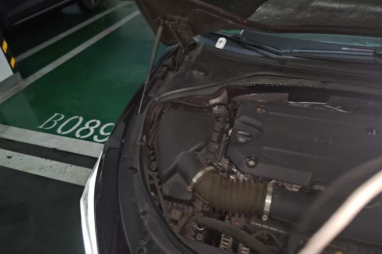 Used Buick LaCrosse 2022 Avenir Avia First Edition Engine Bay Right