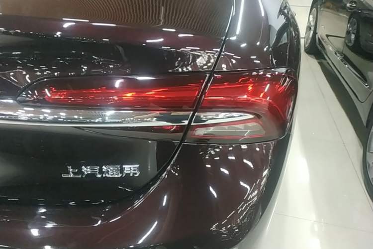 Used Buick LaCrosse 2022 Avenir Flagship Model Exterior 2