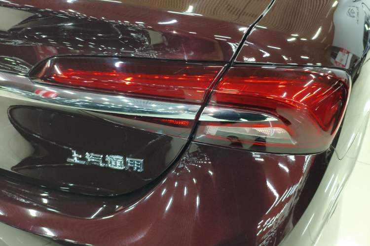 Used Buick LaCrosse 2022 Avenir Flagship Model Exterior 2