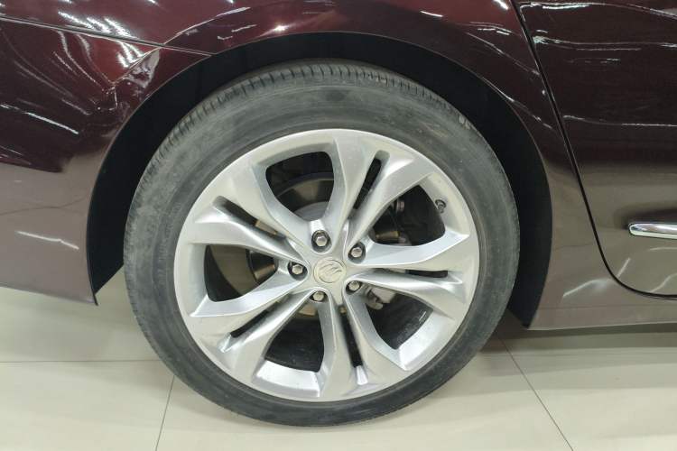 Used Buick LaCrosse 2022 Avenir Flagship Model Exterior 4