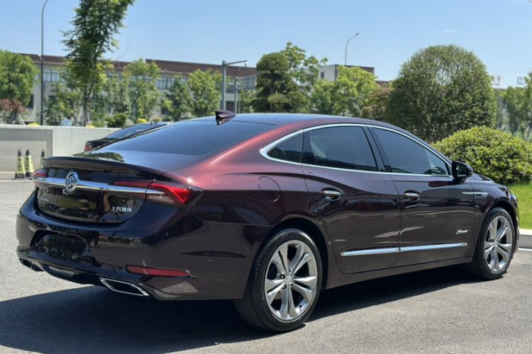 Used Buick LaCrosse 2022 Avenir Avia First Edition Exterior 4