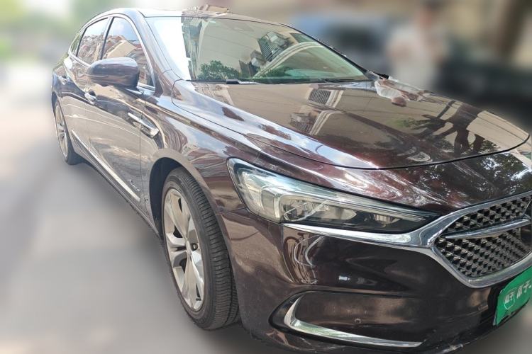 Used Buick LaCrosse 2022 Avenir Flagship Model Front Right 45 Deg