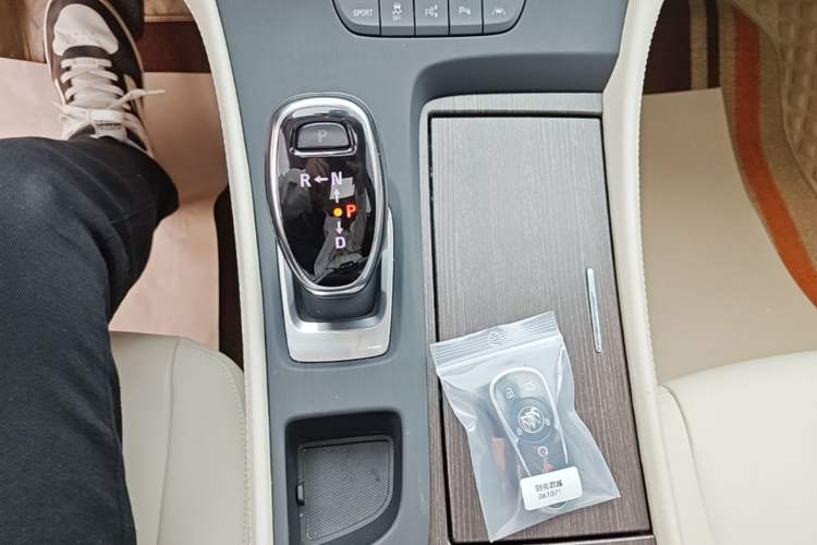 Used Buick LaCrosse 2022 Avenir Avia First Edition Gear Lever