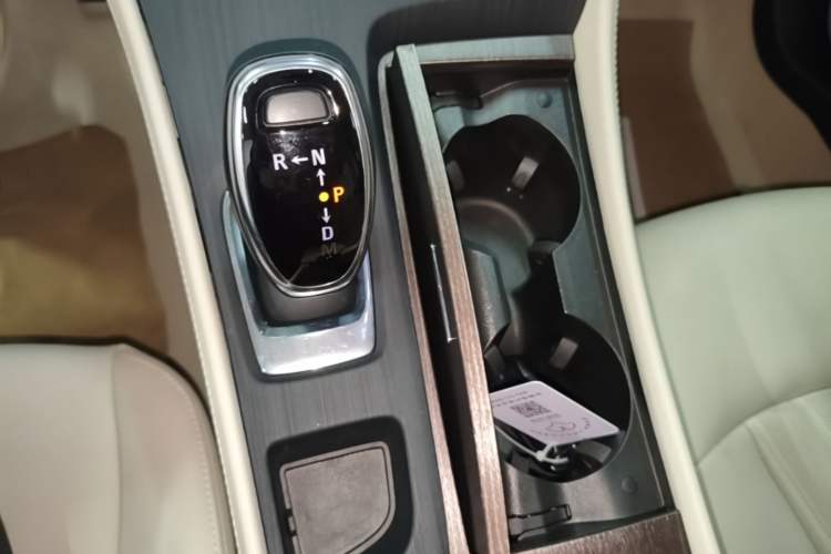 Used Buick LaCrosse 2022 Avenir Avia First Edition Gear Lever