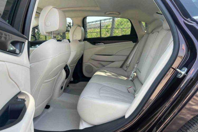 Used Buick LaCrosse 2022 Avenir Avia First Edition Interior 2