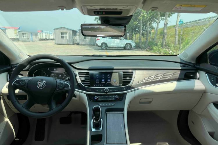 Used Buick LaCrosse 2022 Avenir Flagship Model Interior 2