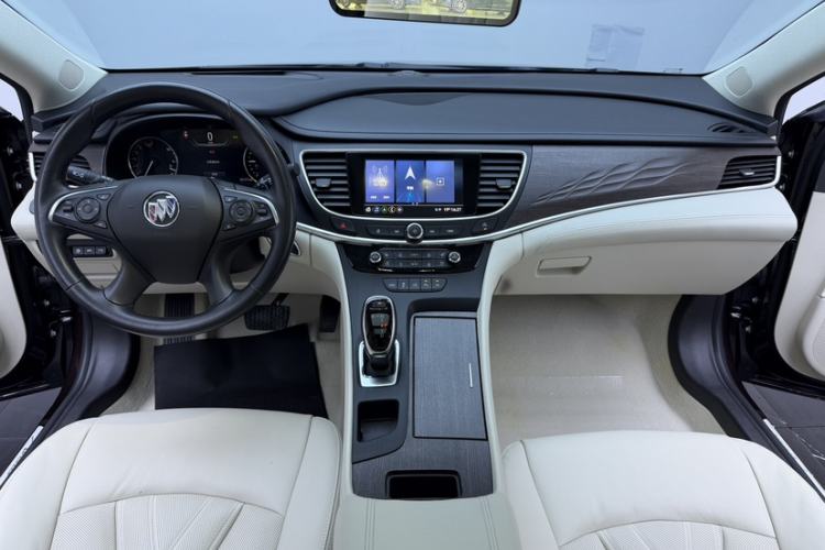 Used Buick LaCrosse 2022 Avenir Avia First Edition Interior 4