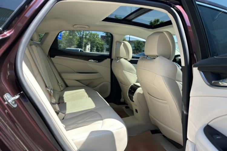 Used Buick LaCrosse 2022 Avenir Avia First Edition Interior 4