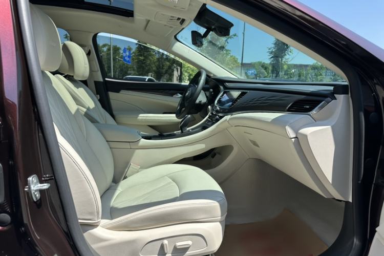 Used Buick LaCrosse 2022 Avenir Avia First Edition Interior 5