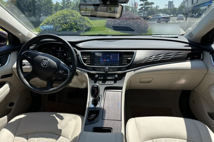 Used Buick LaCrosse 2022 Avenir Avia First Edition Interior 6