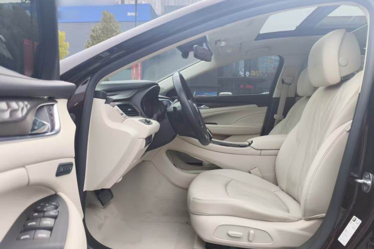 Used Buick LaCrosse 2022 Avenir Avia First Edition Left Front Seat