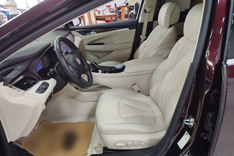 Used Buick LaCrosse 2022 Avenir Flagship Model Left Front Seat