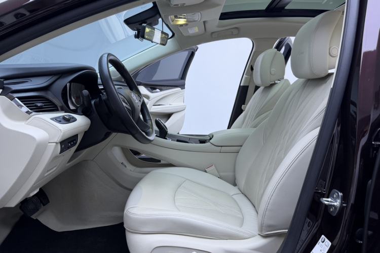 Used Buick LaCrosse 2022 Avenir Avia First Edition Left Front Seat