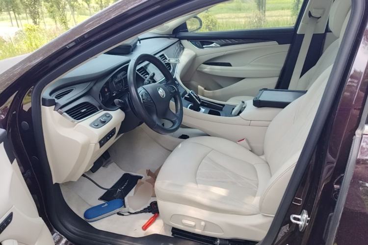 Used Buick LaCrosse 2022 Avenir Avia First Edition Left Front Seat