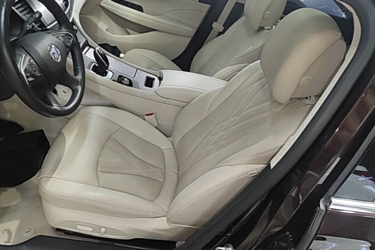 Used Buick LaCrosse 2022 Avenir Avia First Edition Left Front Seat