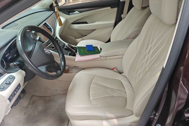 Used Buick LaCrosse 2022 Avenir Flagship Model Left Front Seat