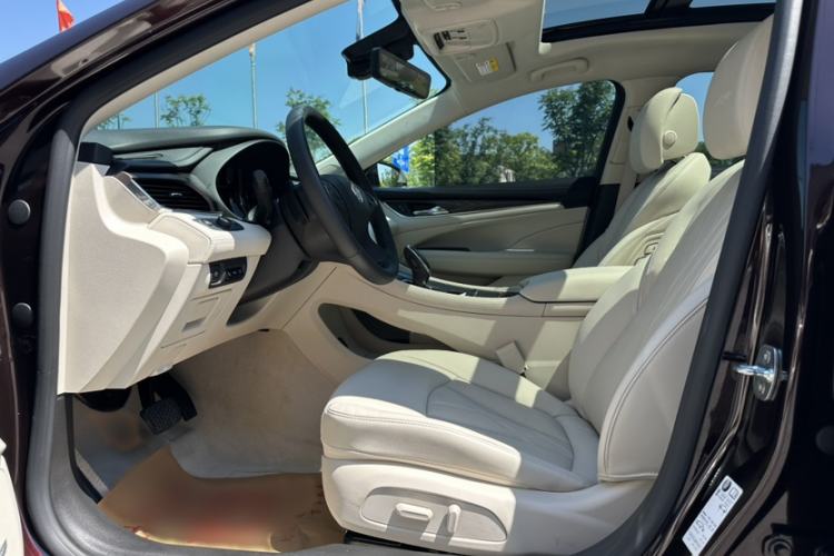 Used Buick LaCrosse 2022 Avenir Avia First Edition Left Front Seat