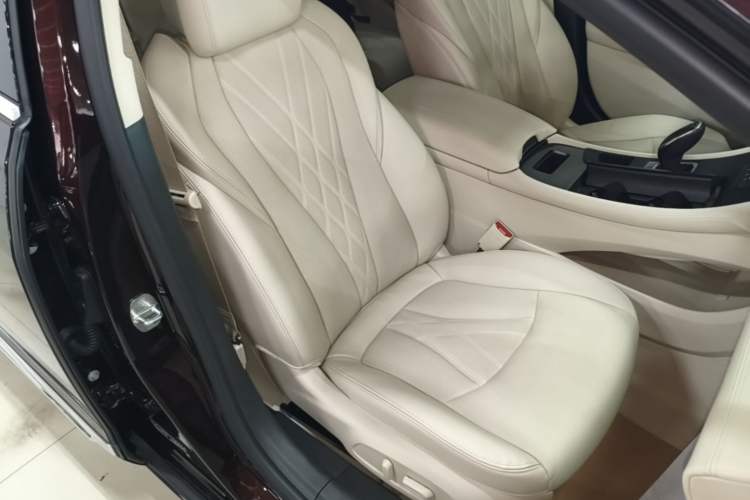 Used Buick LaCrosse 2022 Avenir Avia First Edition Right Front Seat