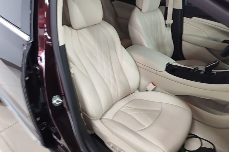 Used Buick LaCrosse 2022 Avenir Flagship Model Right Front Seat