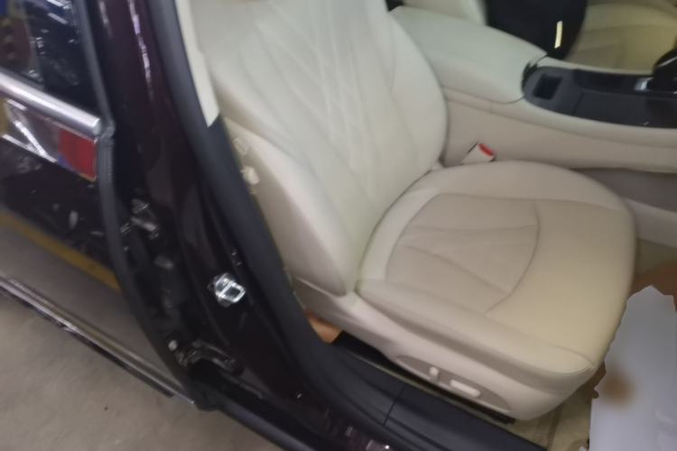 Used Buick LaCrosse 2022 Avenir Avia First Edition Right Front Seat