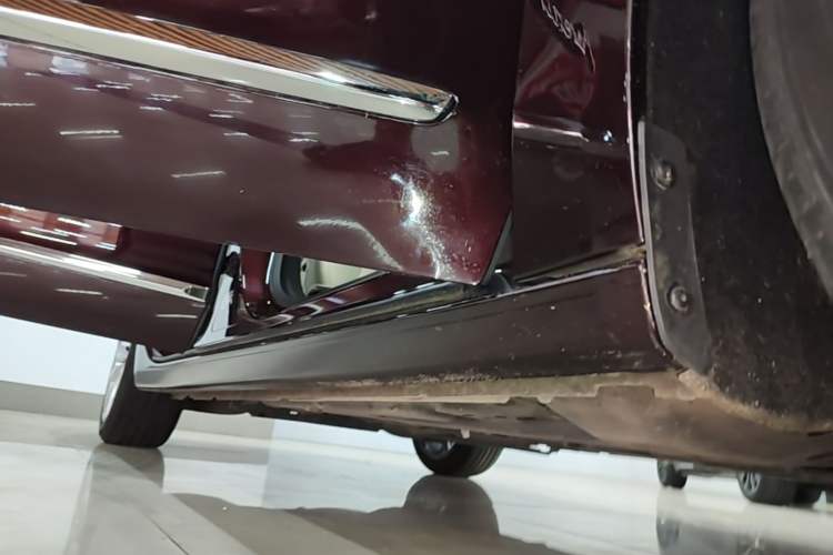Used Buick LaCrosse 2022 Avenir Flagship Model Right Side Sill