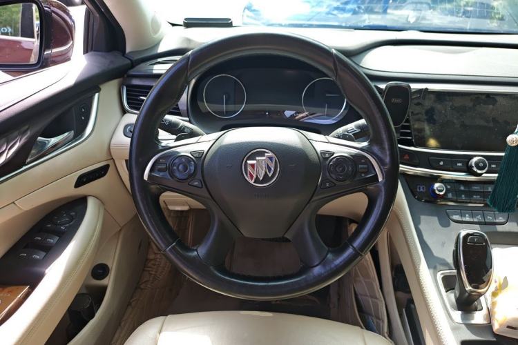 Used Buick LaCrosse 2022 Avenir Avia First Edition Steering Wheel
