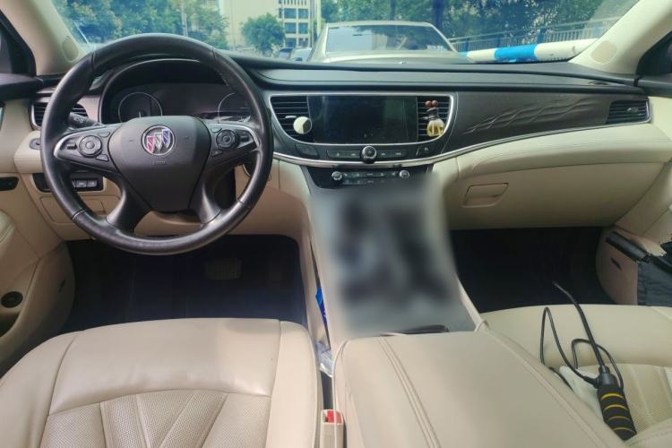 Used Buick LaCrosse 2022 Avenir Avia First Edition Center Console