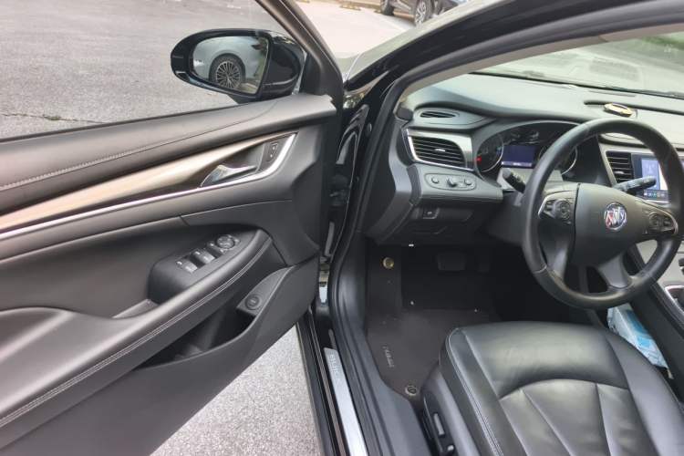 Used Buick LaCrosse 2022 552T Luxury Version Driver Seat