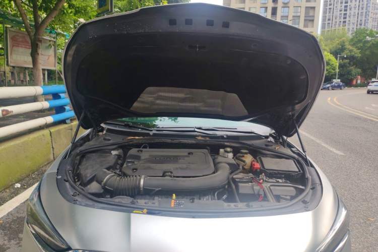 Used Buick LaCrosse 2022 Avenir Avia First Edition Engine Bay