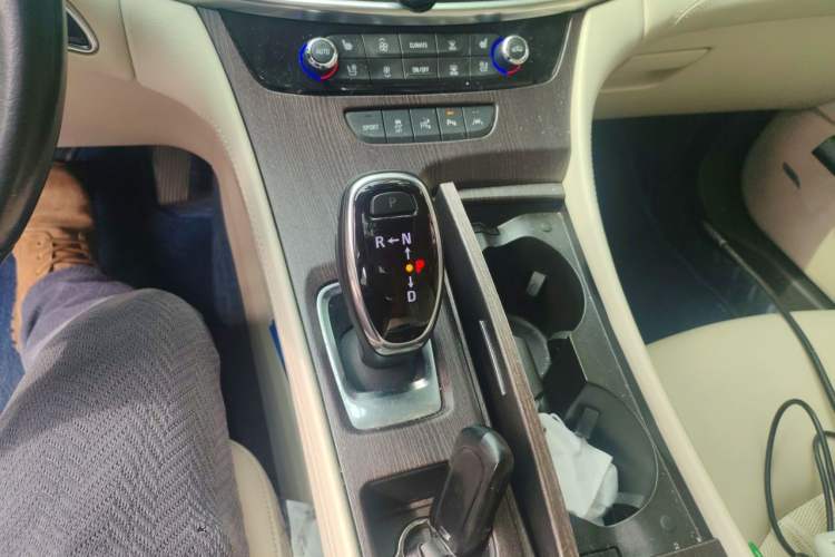 Used Buick LaCrosse 2022 Avenir Avia First Edition Gear Lever