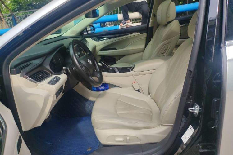 Used Buick LaCrosse 2022 Avenir Avia First Edition Left Front Seat