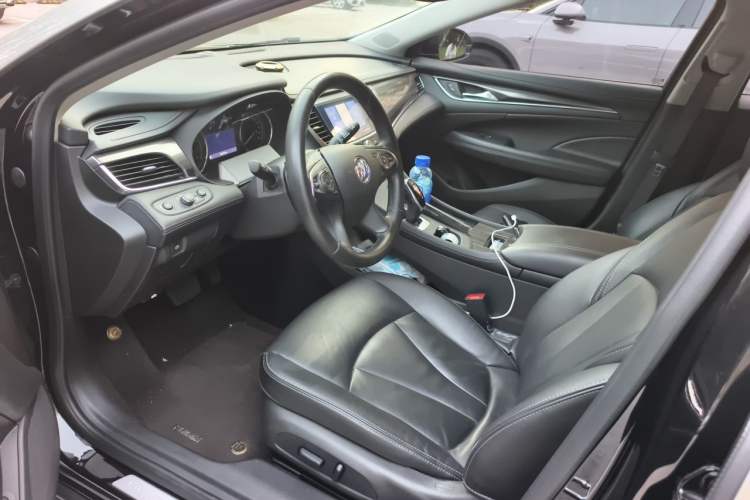 Used Buick LaCrosse 2022 552T Luxury Version Left Front Seat