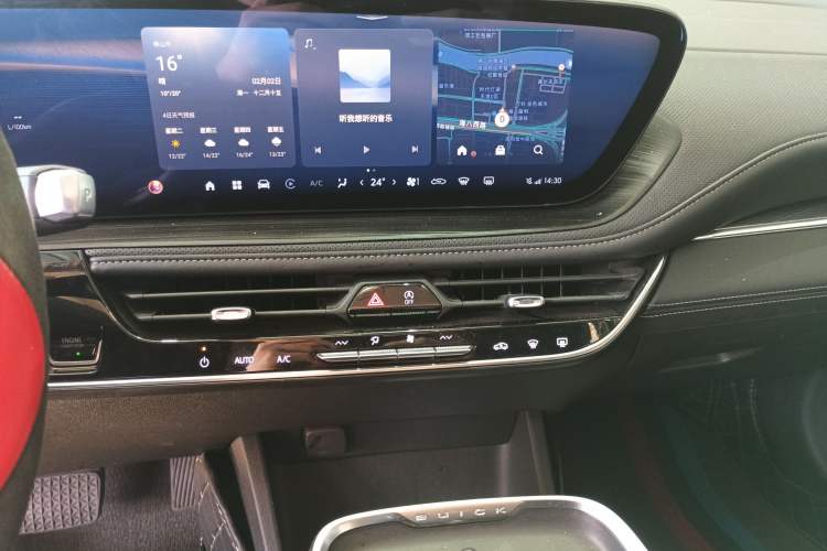 Used Buick LaCrosse 2023 Restyled 25T Cross-Country Edition Audio And AC Panel