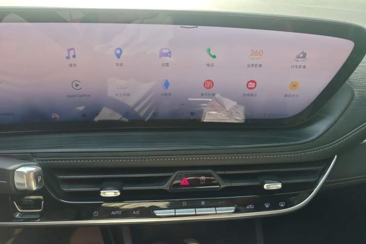 Used Buick LaCrosse 2023 28T Prestige Edition Audio And AC Panel
