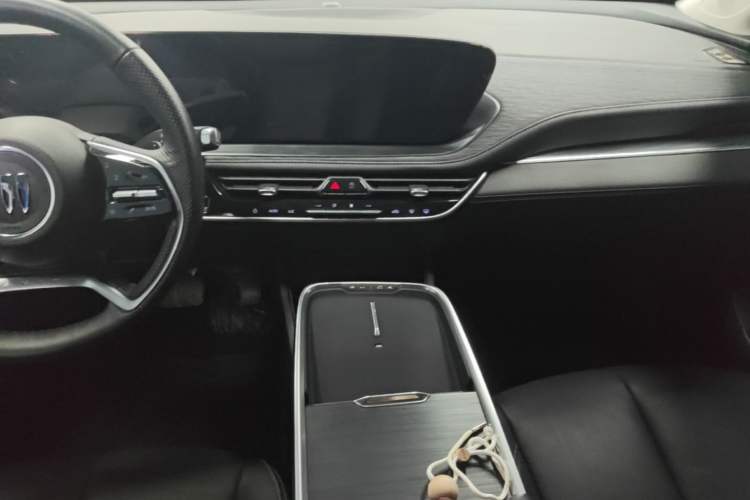 Used Buick LaCrosse 2023 28T Prestige Edition Audio And AC Panel