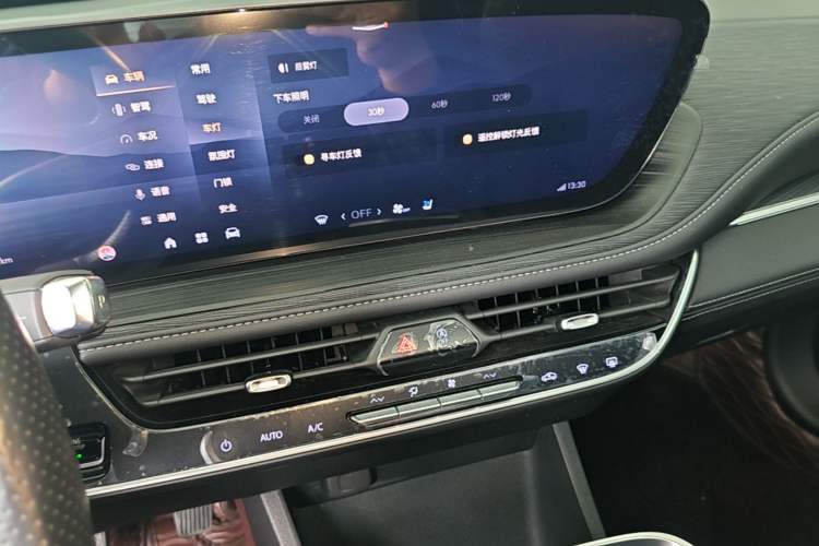 Used Buick LaCrosse 2023 28T Prestige Edition Audio And AC Panel