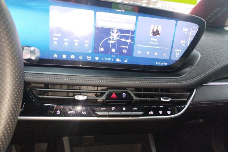 Used Buick LaCrosse 2023 28T Prestige Edition Audio And AC Panel
