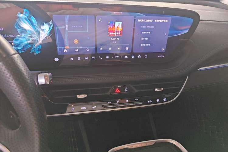 Used Buick LaCrosse 2023 28T Prestige Edition Audio And AC Panel