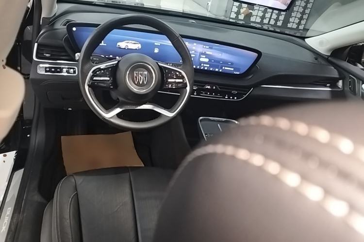 Used Buick LaCrosse 2023 28T Prestige Edition Center Console