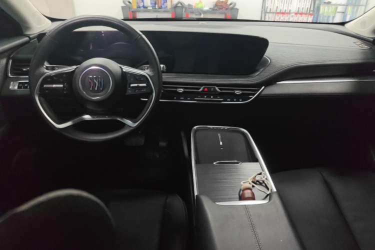 Used Buick LaCrosse 2023 28T Prestige Edition Center Console