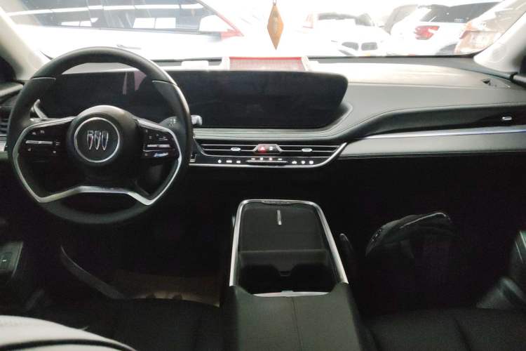 Used Buick LaCrosse 2023 Restyled 25T Cross-Country Edition Center Console