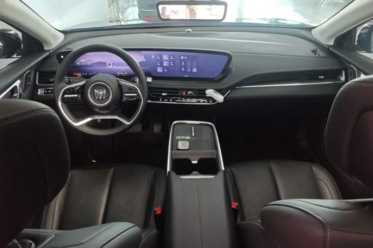 Used Buick LaCrosse 2023 28T Prestige Edition Center Console