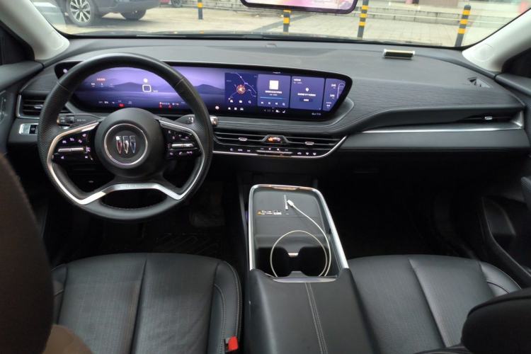 Used Buick LaCrosse 2023 28T Prestige Edition Center Console