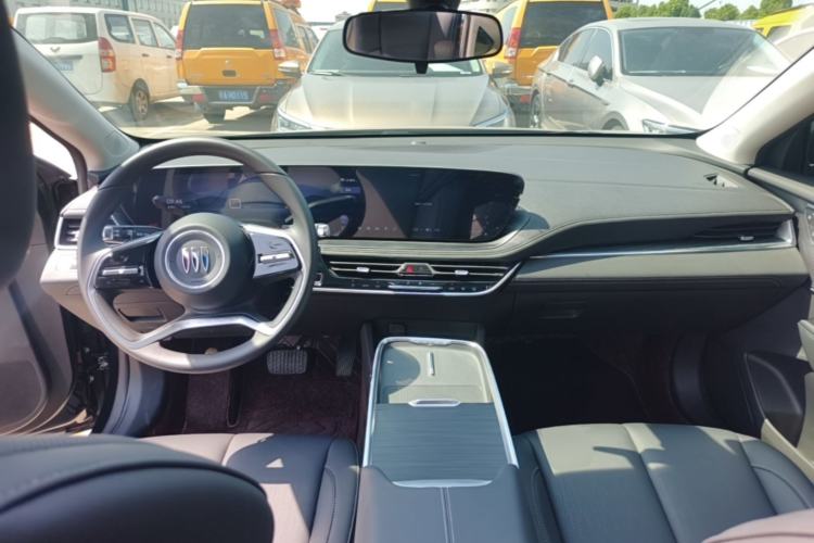 Used Buick LaCrosse 2023 Restyled 25T Cross-Country Edition Center Console