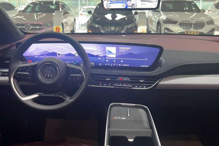Used Buick LaCrosse 2023 28T Prestige Edition Center Console