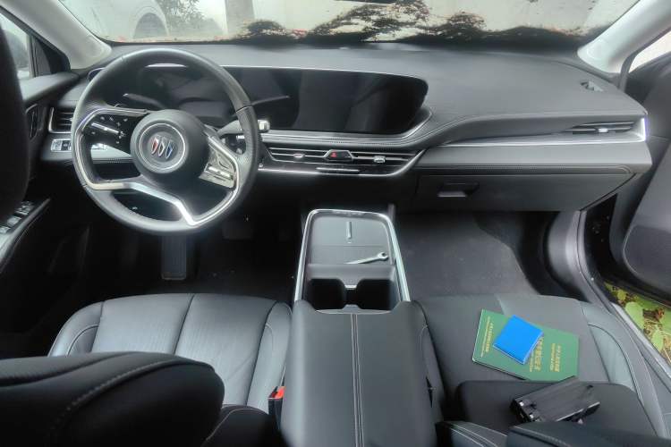 Used Buick LaCrosse 2023 28T Prestige Edition Center Console