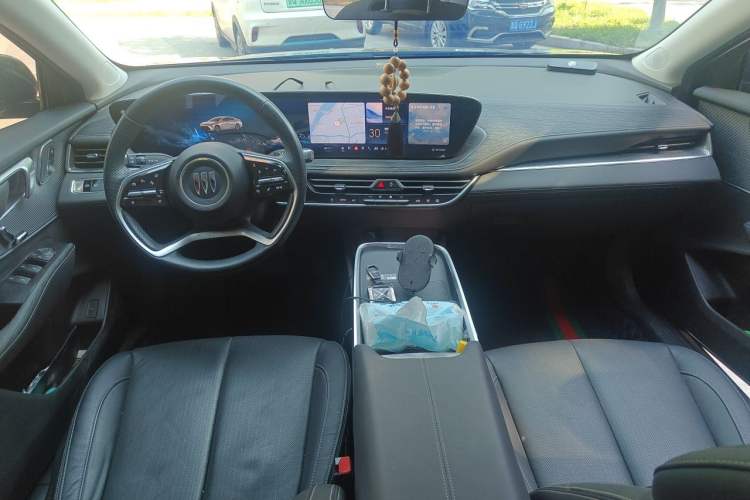 Used Buick LaCrosse 2023 28T Prestige Edition Center Console